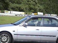 ����Ȃŗ]�T��������U��i���͒��тт��Ă�j�B